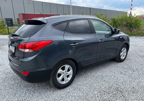 Hyundai ix35 cena 36999 przebieg: 153000, rok produkcji 2011 z Złotów małe 301